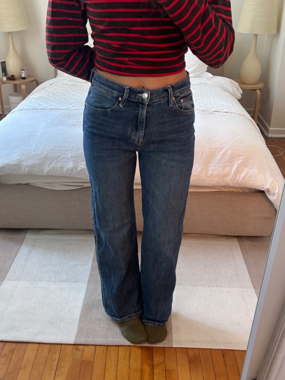 MOTHER insider crop step fray - Straight Leg Jeans in Dark Blue Denim
